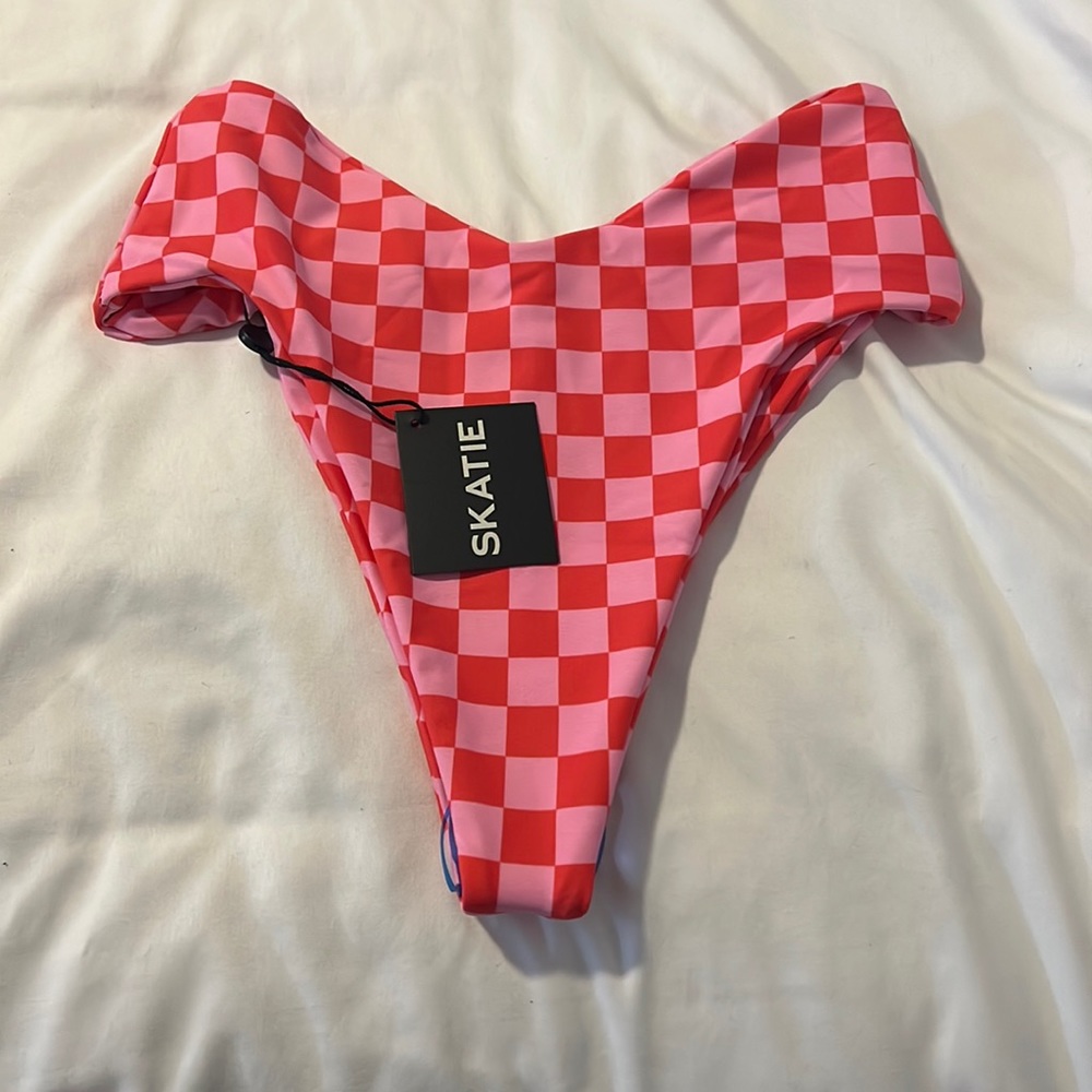 Skatie Melly- Bottom Daytona